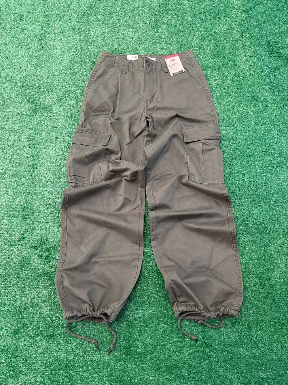 Levi’s Women’s ’94 Baggy Cargo Jeans – Green – Size 24x30 – NWT